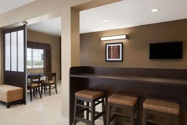 Microtel Inn & Suites by Wyndham Pleasanton - Lobi