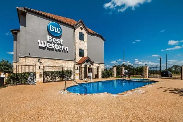 MICROTEL INN & SUITES BY WYNDHAM SAN ANTONIO BY S - Havuz