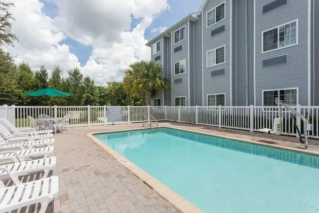 MICROTEL INN & SUITES BY WYNDHAM SPRING HILL/WEEK