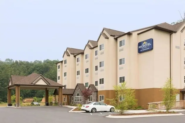 MICROTEL INN & SUITES BY WYNDHAM SYLVA DILLSBORO 