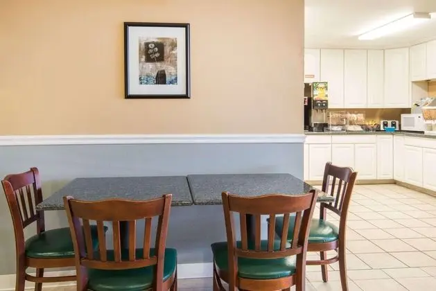MICROTEL INN & SUITES BY WYNDHAM TULSA EAST