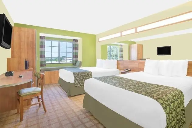 MICROTEL INN & SUITES BY WYNDHAM TUSCUMBIA/MUSCLE