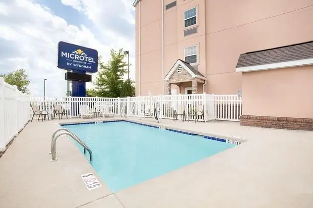 MICROTEL INN & SUITES BY WYNDHAM TUSCUMBIA/MUSCLE