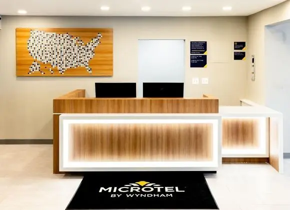 MICROTEL INN & SUITES BY WYNDHAM WELLSVILLE - Lobi