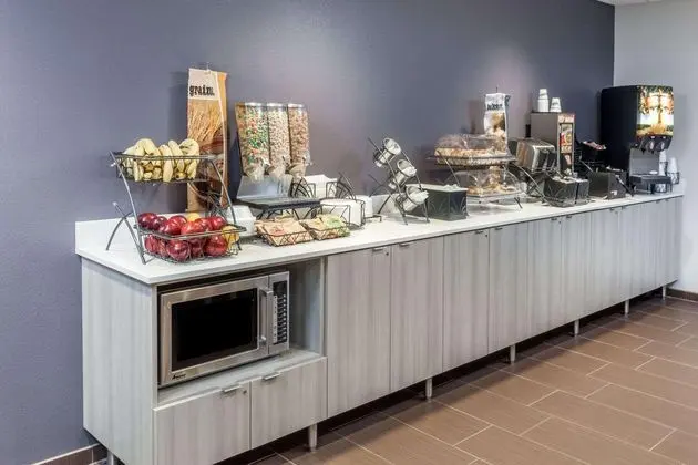 MICROTEL INN & SUITES BY WYNDHAM WEST FARGO NEAR 
