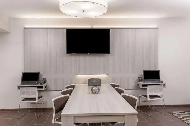 MICROTEL INN & SUITES BY WYNDHAM WEST FARGO NEAR 