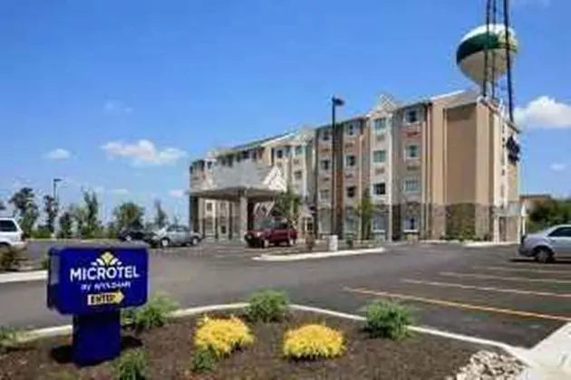 MICROTEL INN & SUITES BY WYNDHAM WHEELING AT HIGH