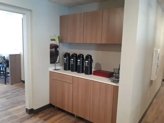Microtel Inn & Suites by Wyndham Woodland Park - Yerinde Yemek