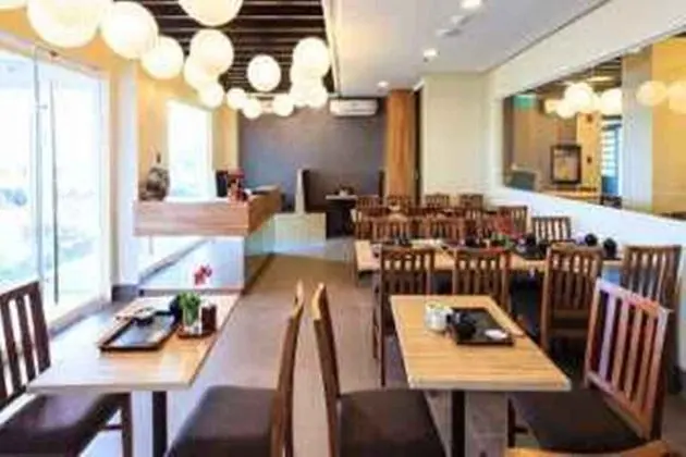 Microtel by Wyndham South Forbes near Nuvali - Yeme / İçme