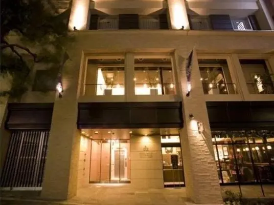 Mid In Meguro-Ekimae