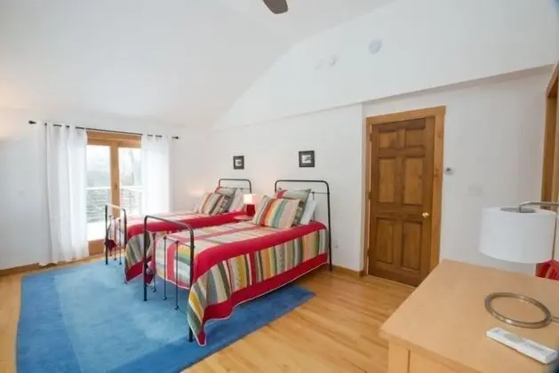 Mid_modern 4 BR - Oda