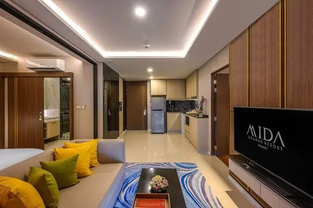 MIDA Grande Resort Phuket - Oda