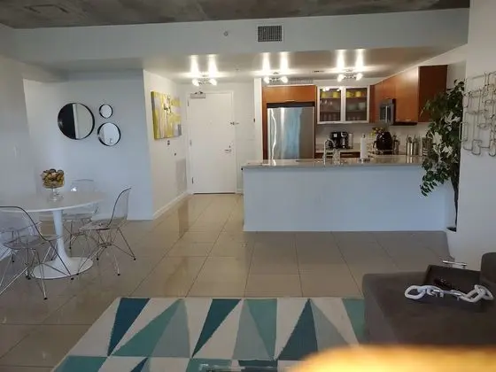 Midblock Miami