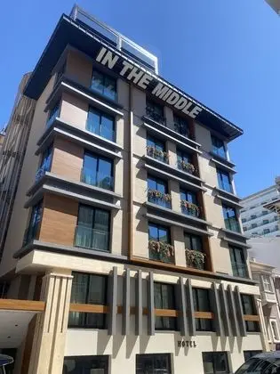 In The Middle Hotel - Dış Mekan