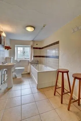 Middle Beccott Cottage Arlington