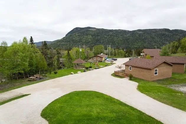 Middle Brook Cottages & Chalets
