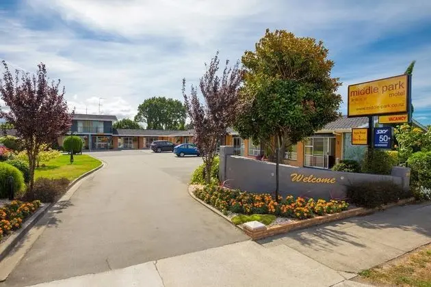 Middle Park Motel