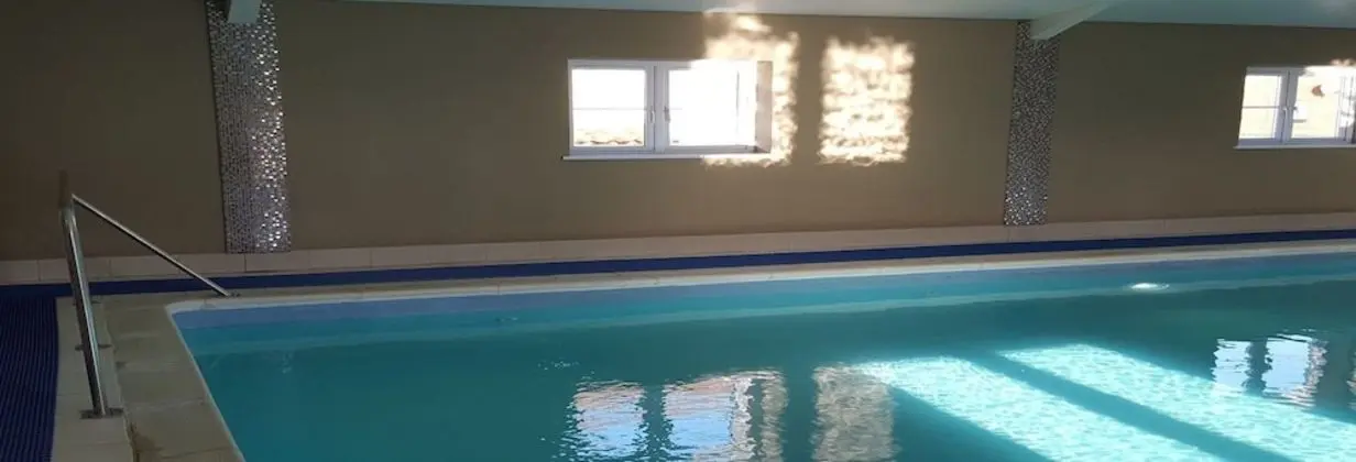 Middlewick Holiday Cottages - Havuz