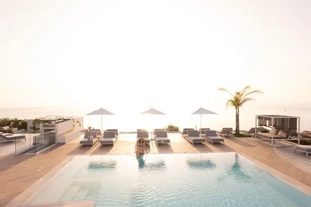 Midenza Suites & Residence