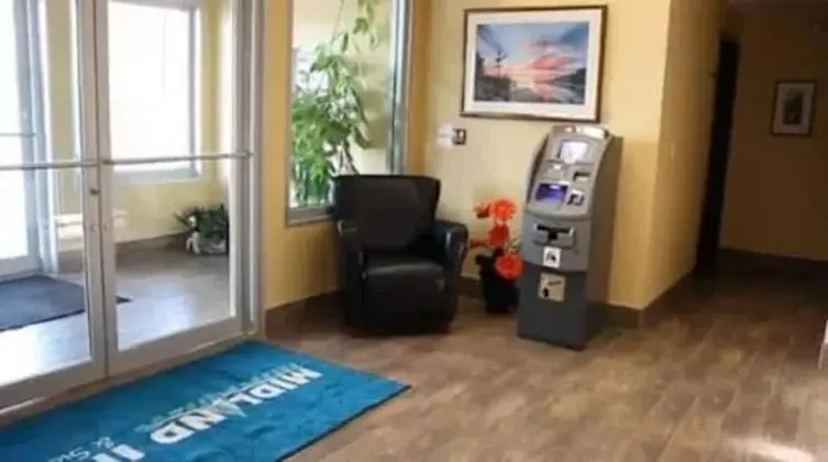 Midland Inn & Suites - Lobi
