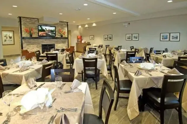 Midland Inn & Suites - Yerinde Yemek