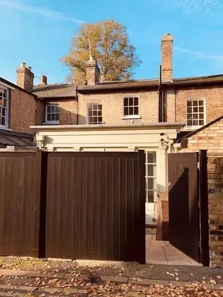 The Midsummer Common - Modern & Spacious 2bdr House With Garden - Lobi