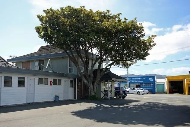 Midway Pacifica Lodge