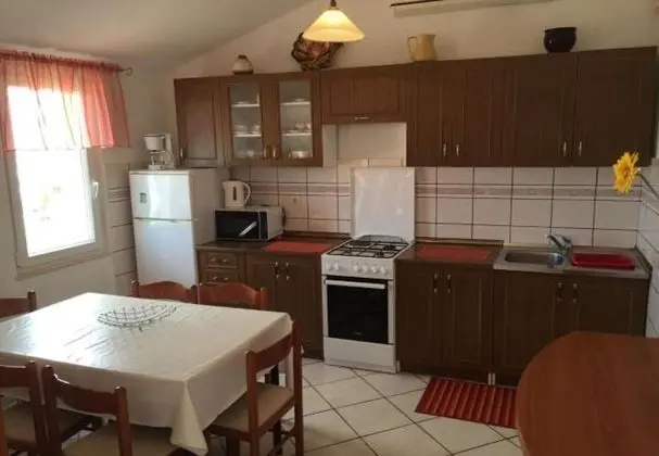 Mihovilovic - 50 m From Beach - A3 - Oda Düzeni