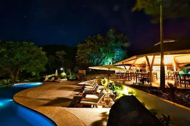 Mikado Natural Lodge - Havuz