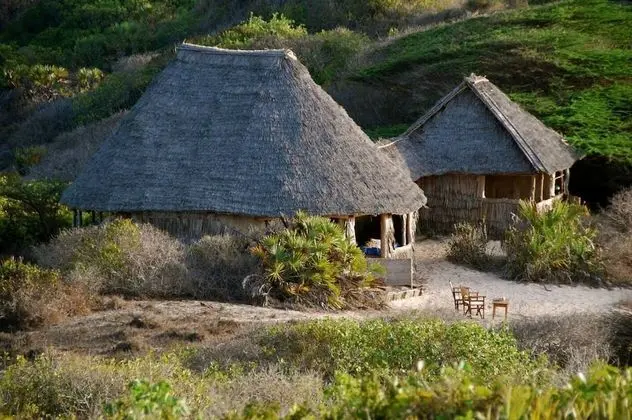 Mikes Camp Kiwayu - 1
