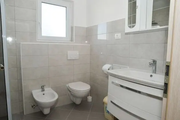 Miki - 50 M From the Beach - A3 - Banyo Tipleri