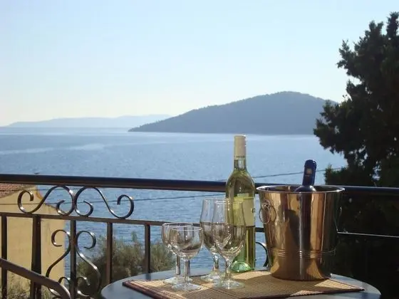 Mikros Gialos Apartments