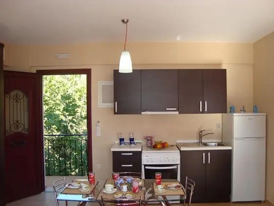 Mikros Gialos Apartments - Mutfak