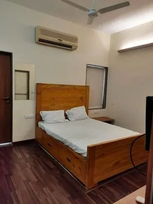 Hotel Milan Gurukul Road