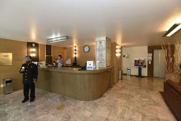 Hotel Milan - İç Mekan
