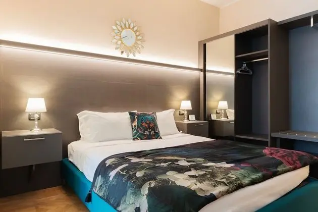 Milan Retreats Duomo