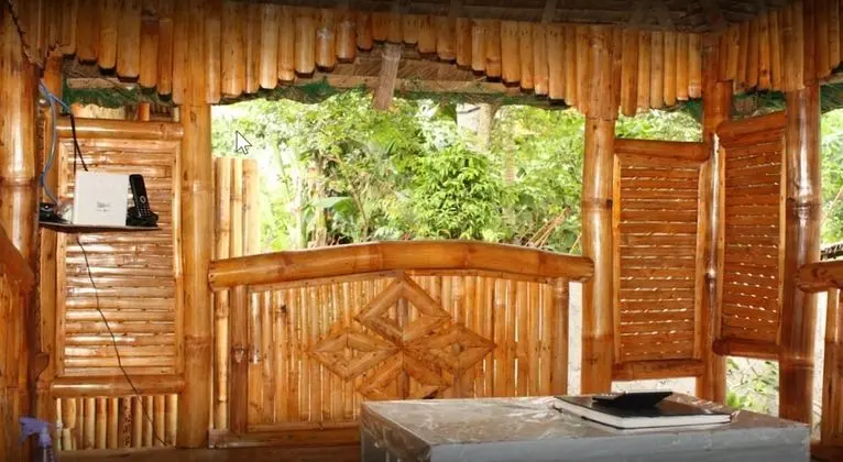 Miles YCE Bamboo House - Öne Çıkan Resim