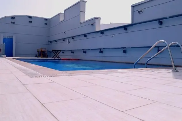 Milestone Hotel Apartment - Havuz