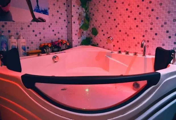 Milestone Hotel Apartment - Spa