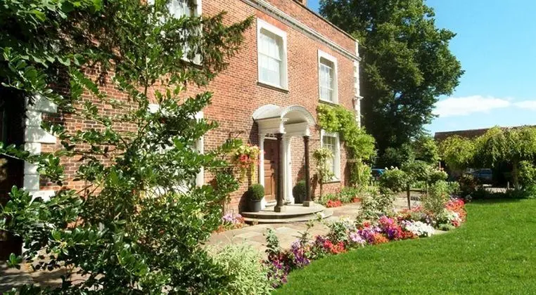 Milford Hall Classic Hotel & Restaurant