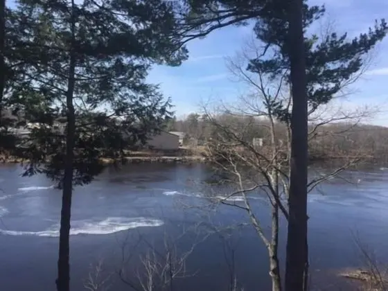 Milford Motel On The River