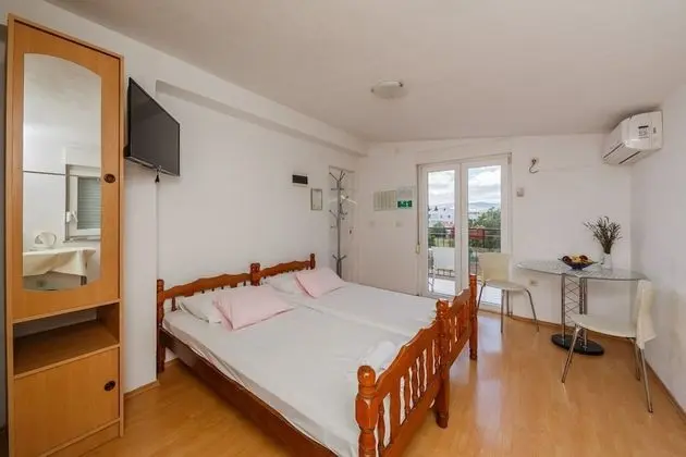 Milica - Parking and Garden - SA3 Donji - İç Mekan