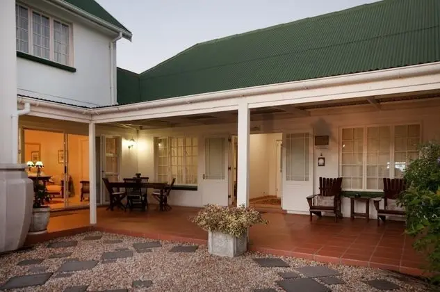 Millard Crescent Guest House - Dış Mekan