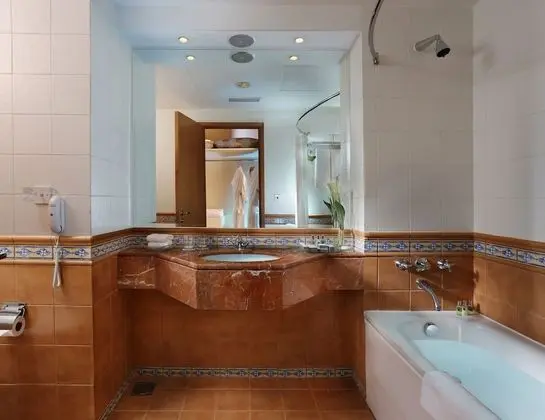 Millennium Airport Hotel Dubai - Oda