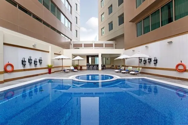 Millennium Plaza Doha - Havuz