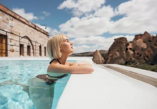 Millstone Cave Suites - Havuz