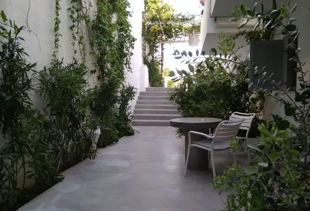 Milos Bay Suites
