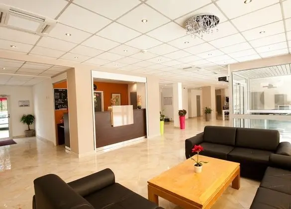 Hotel Milton (ex Gis Hotel) - Lobi