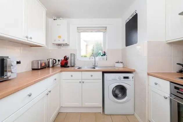 Milton Keynes Oldbrook Dexter-2br by Homely Spaces - Mutfak