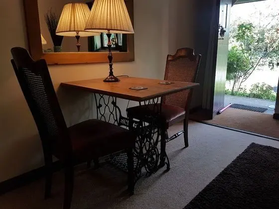 Milton's Country Lodge